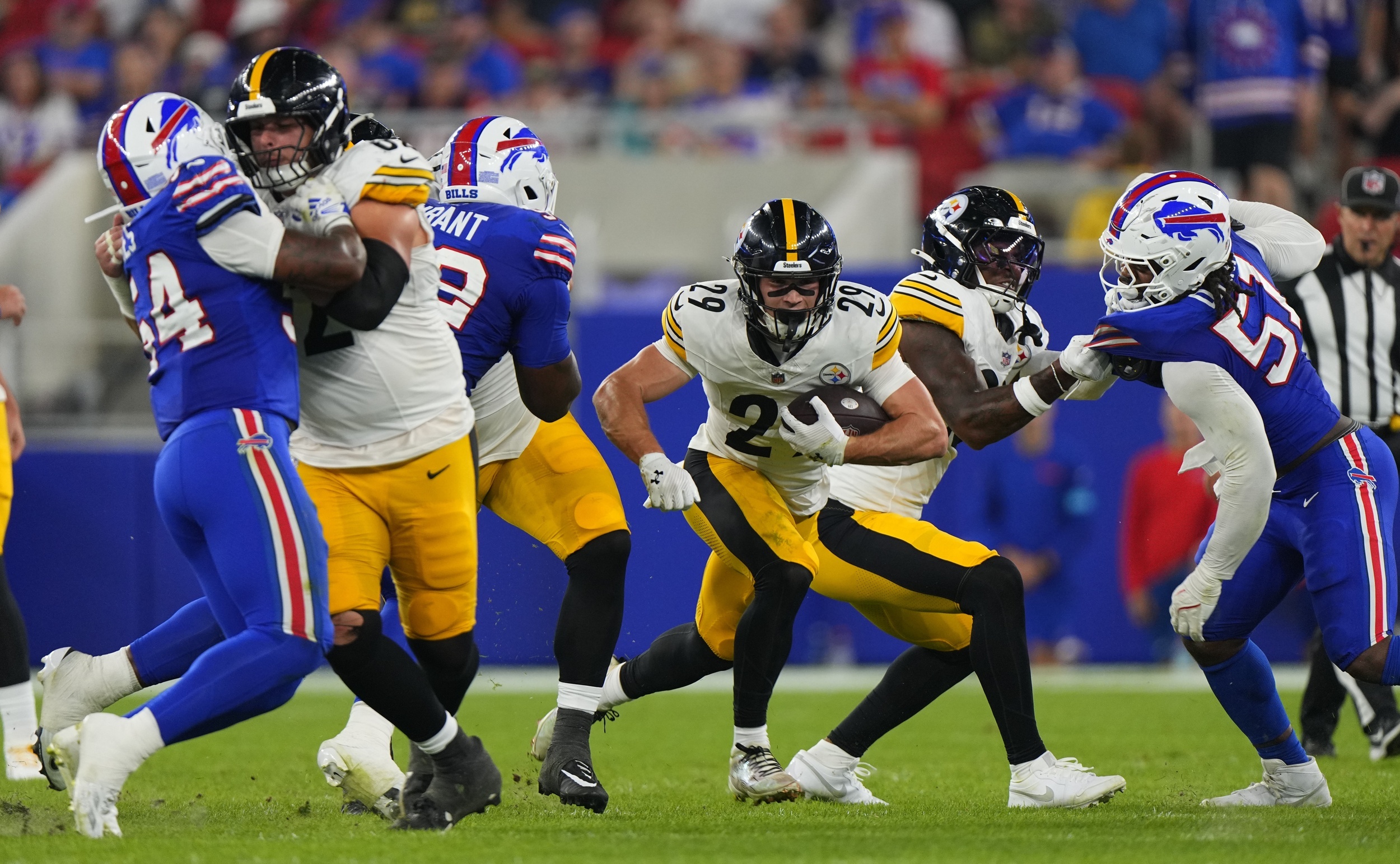 Steelers' Eli Heidenreich is stuck in an awkward offensive identity crisis