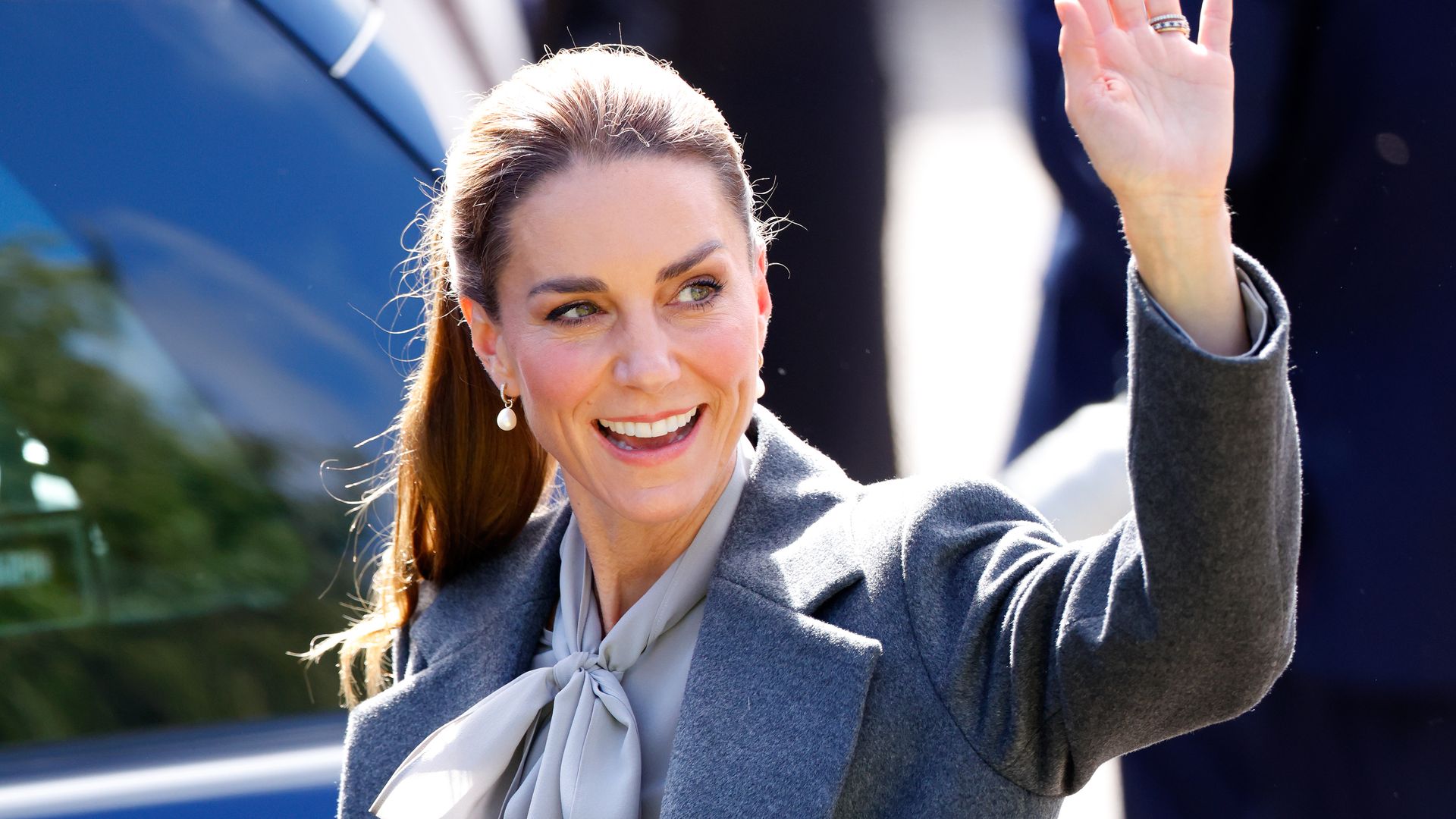 Kate Middleton reaches for her favorite tiara and pairs it with a sunny ...
