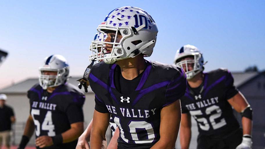 Sumner versus Puyallup: Live score updates: No. 1 vs. No. 2 Washington high school football showdown
