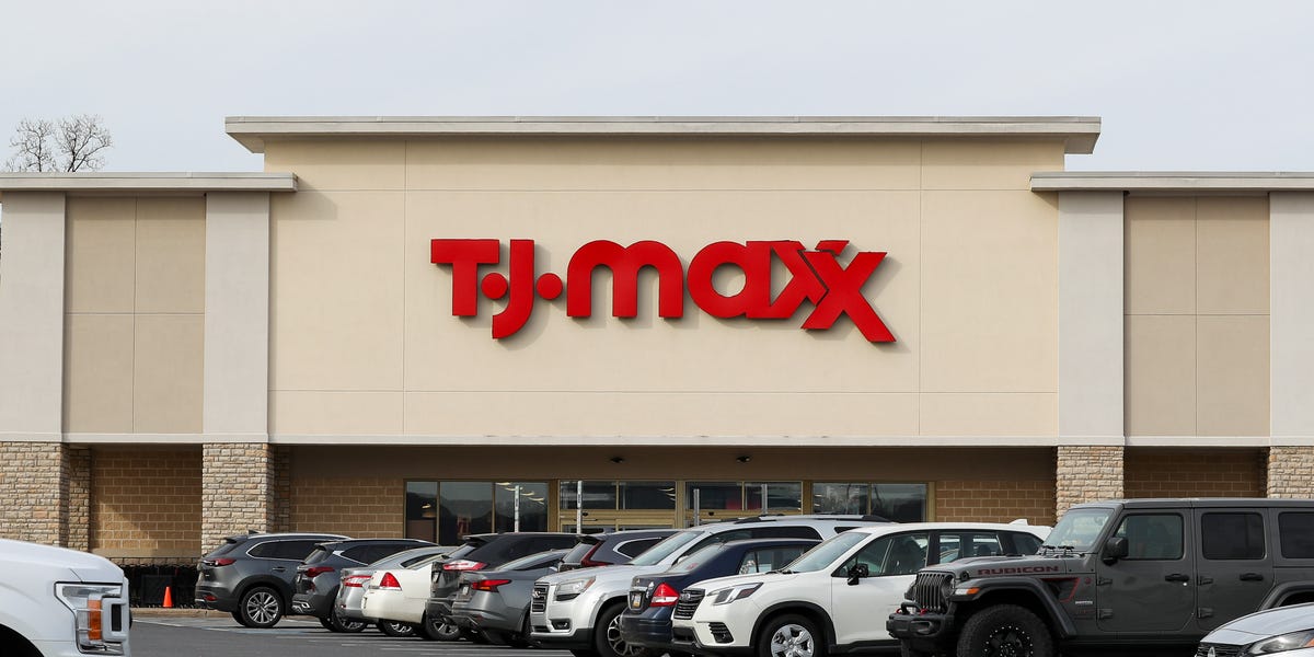14 TJ Maxx and Marshalls Halloween decor finds under $55 for a chic, haunted mansion vibe