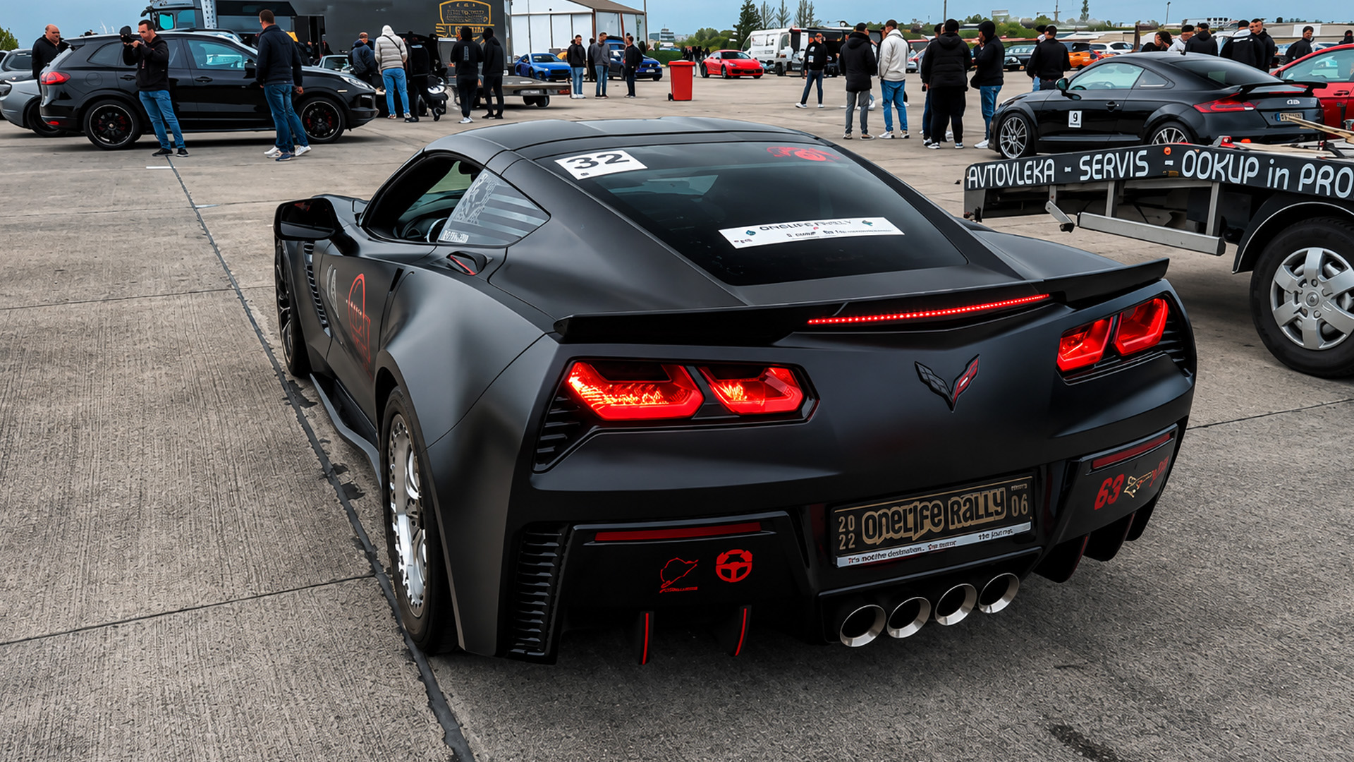 This Corvette C7 Z06 roars loud before launching into a drag race