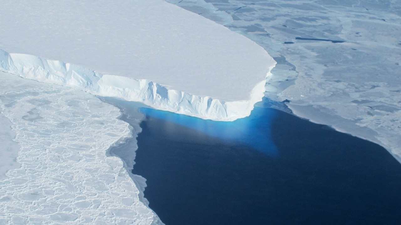 Only 5% of Antarctic ice cliffs top 52 meters, making a runaway ...