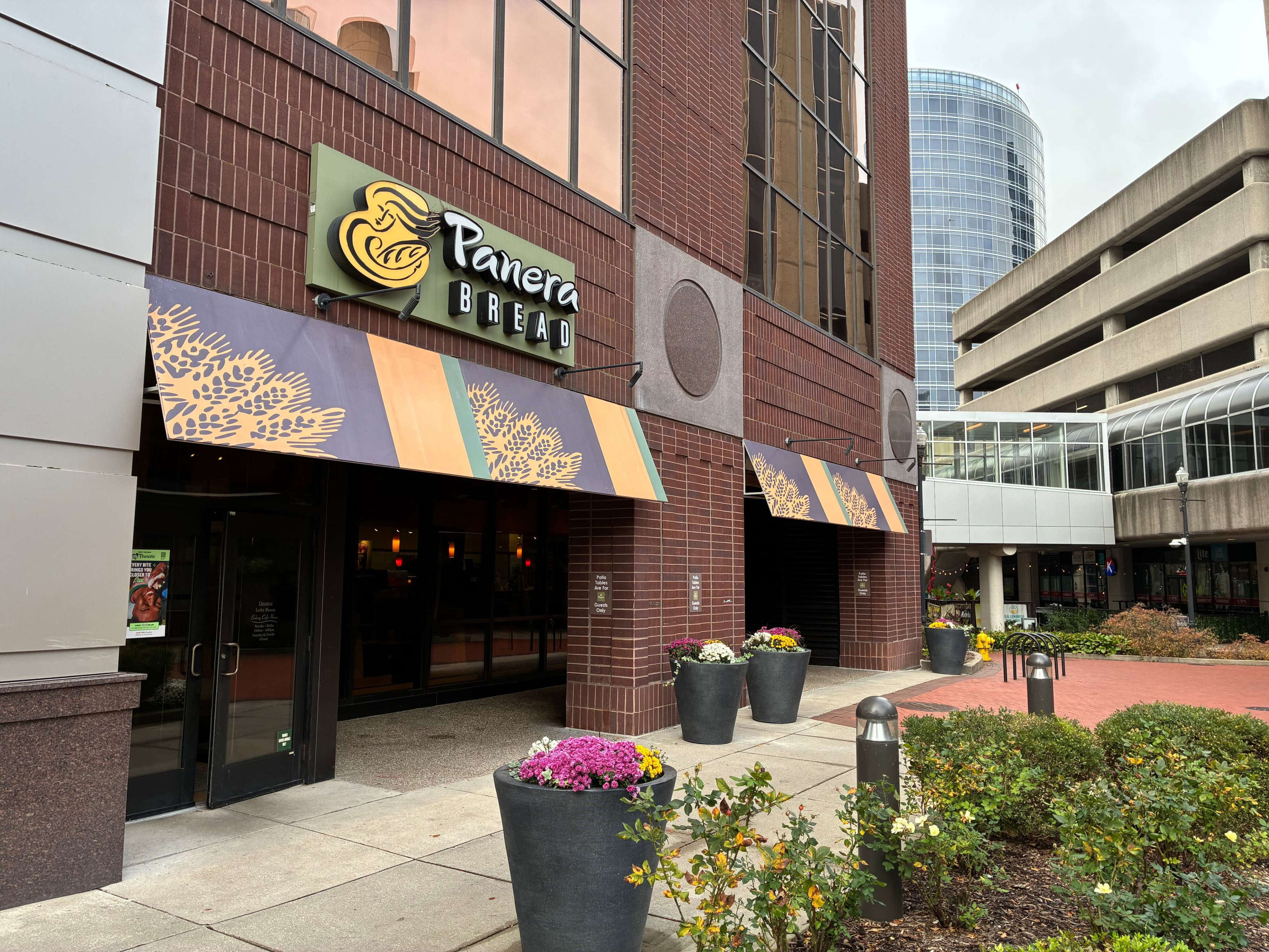 Panera Bread to close downtown Grand Rapids cafe as in-person business ...