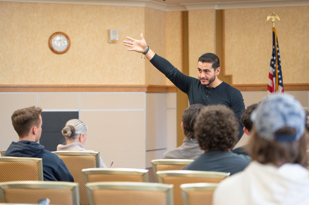 President Trump links Michigan Senate candidate Abdul El-Sayed to ...