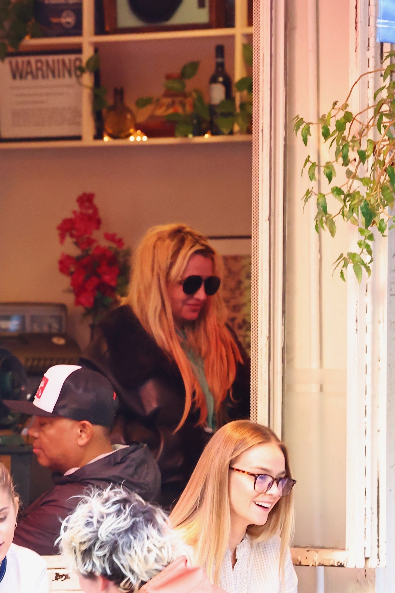 Britney Spears tries to go incognito during lunch outing at NYC restaurant