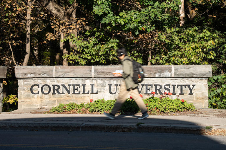 Op-ed: One way to fix frats is to make them co-ed