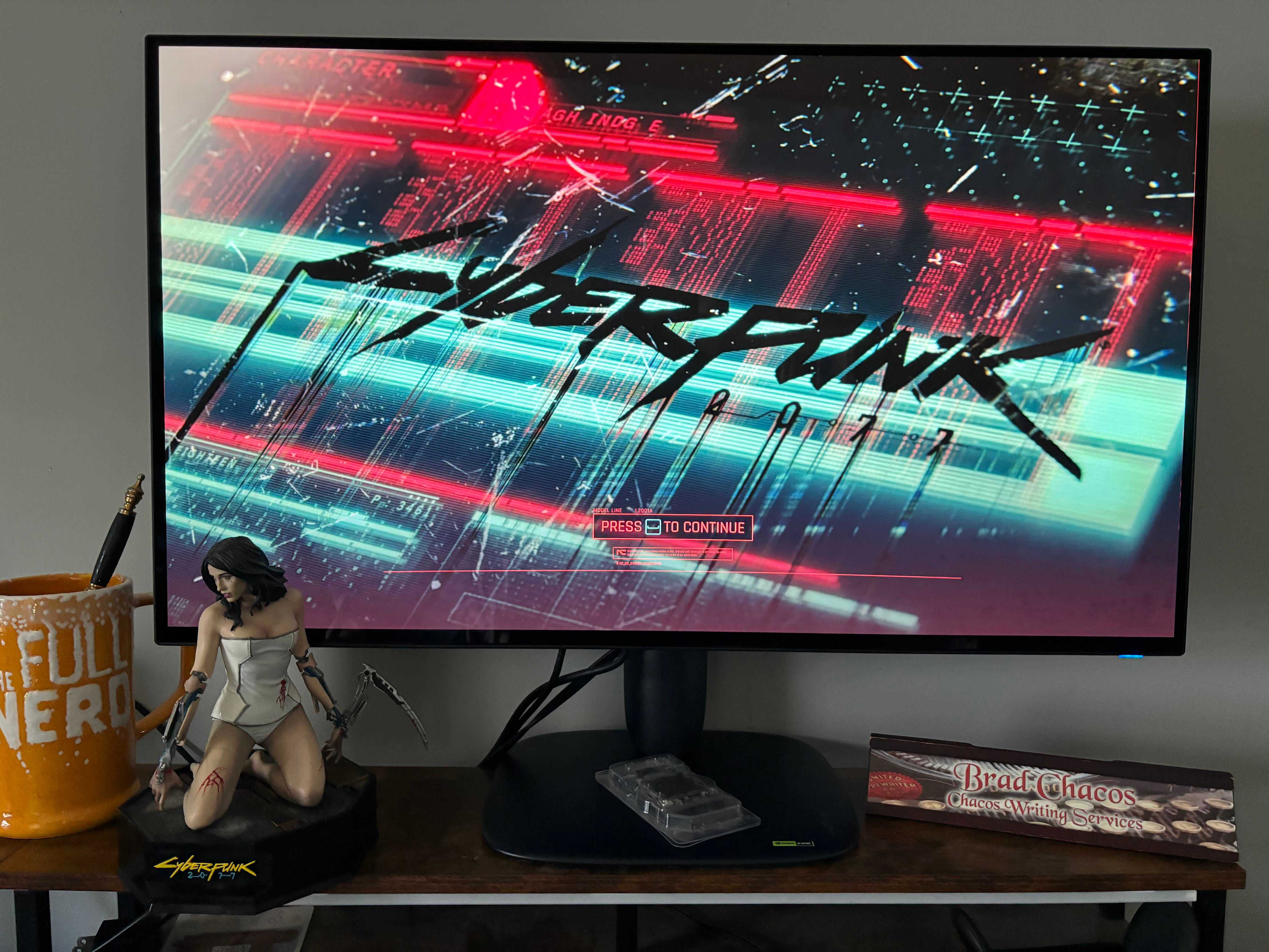 Alienware’s $699 monitor finally fixes the thing I hate about OLEDs