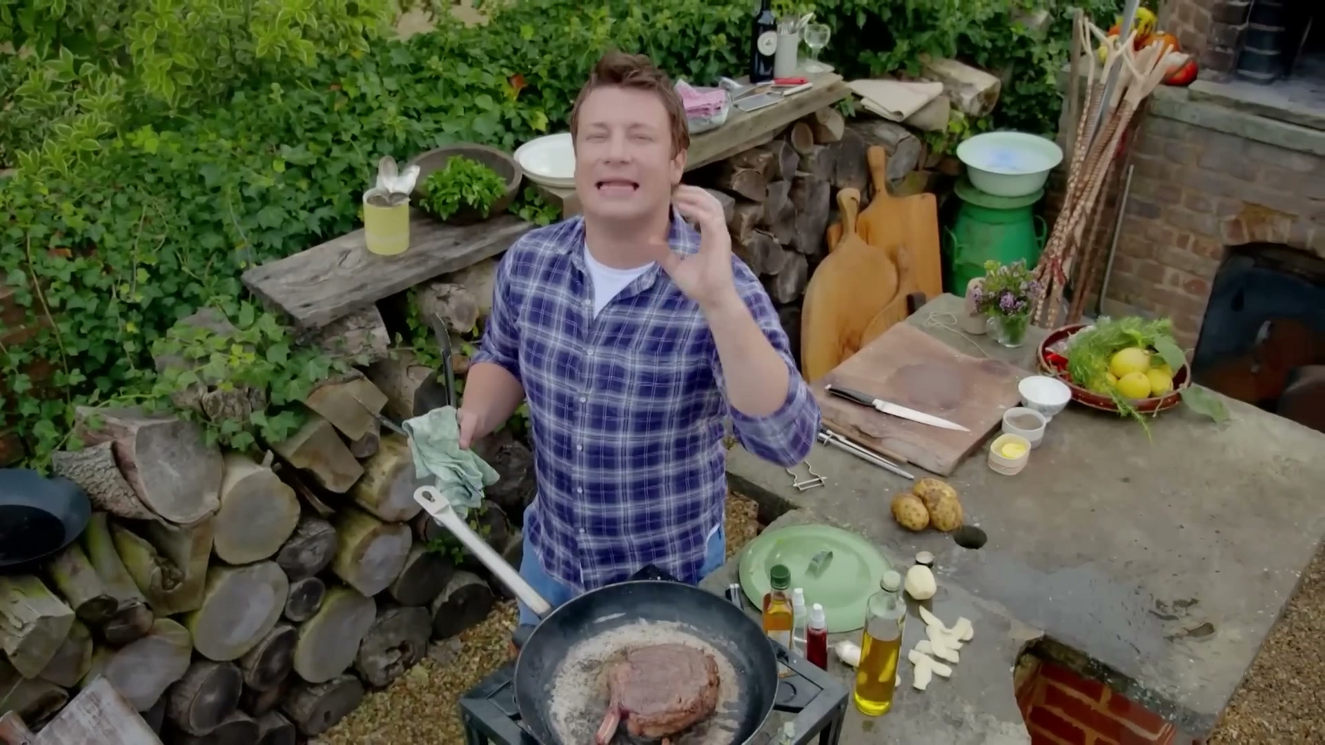 How to cook the ultimate steak | Jamie & Jimmy's Food Fight Club