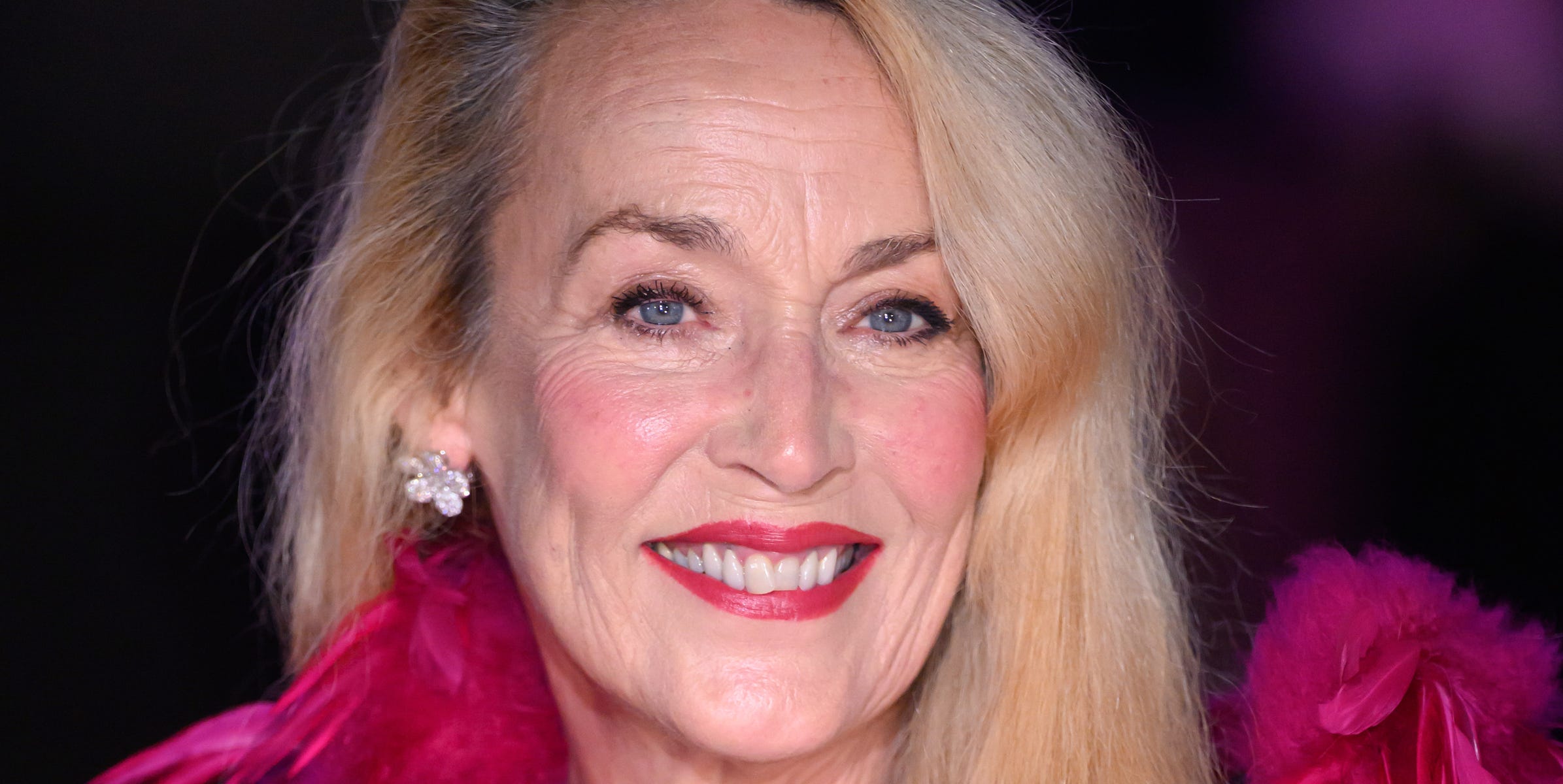 Jerry Hall’s rose archway brings cottage-garden charm – how to plant ...