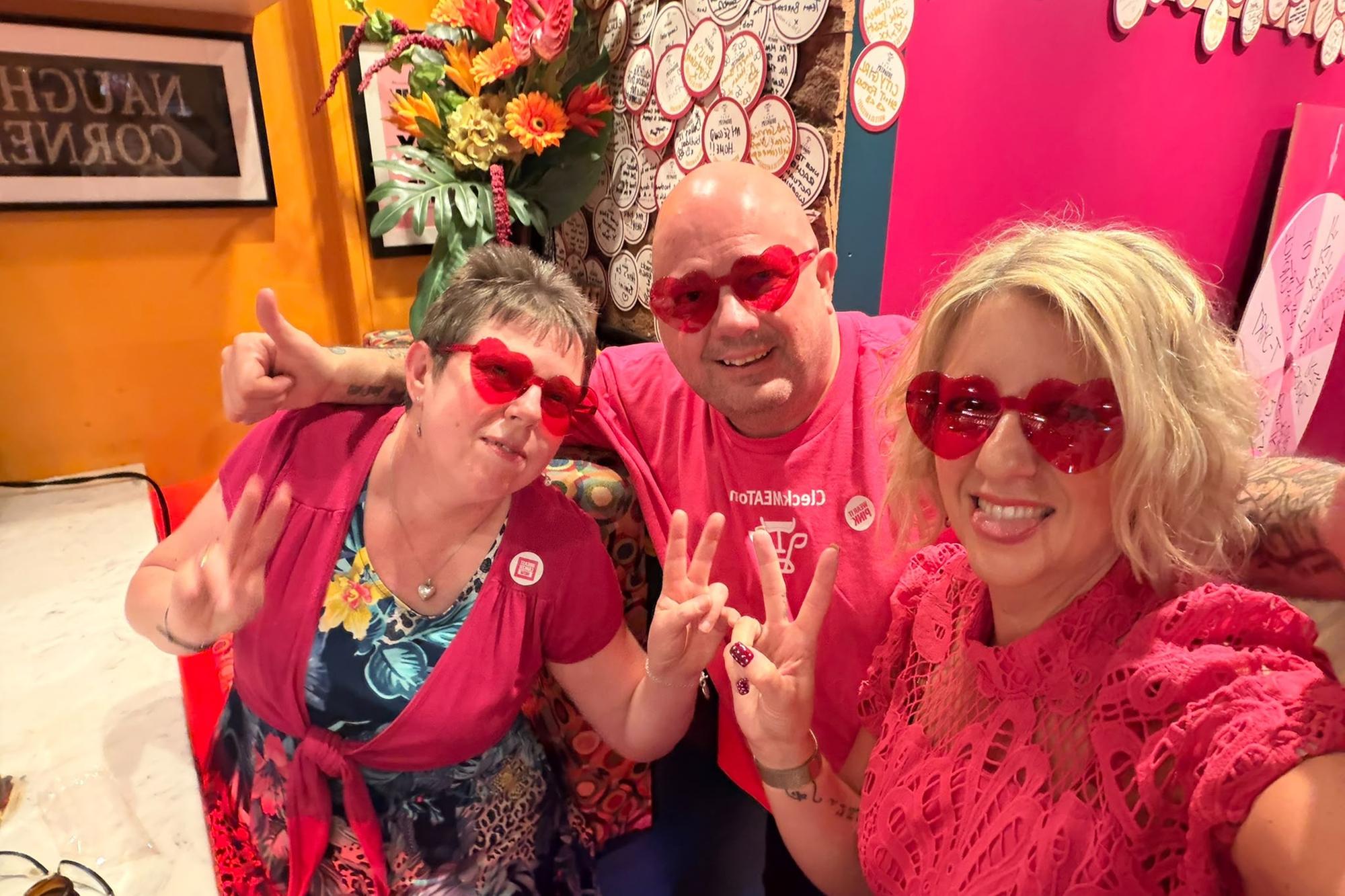 Drunkery goes pink: 'Proud' town centre bar turns pink for breast ...