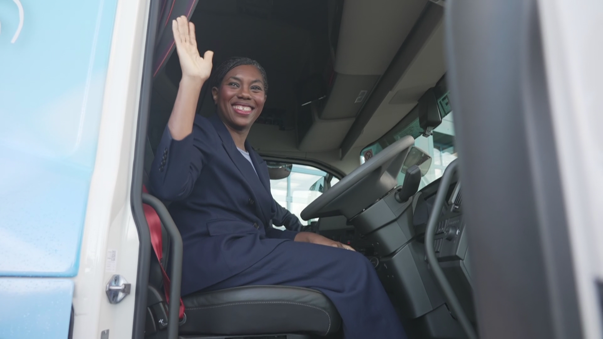 Kemi Badenoch drives lorry on Scotland visit