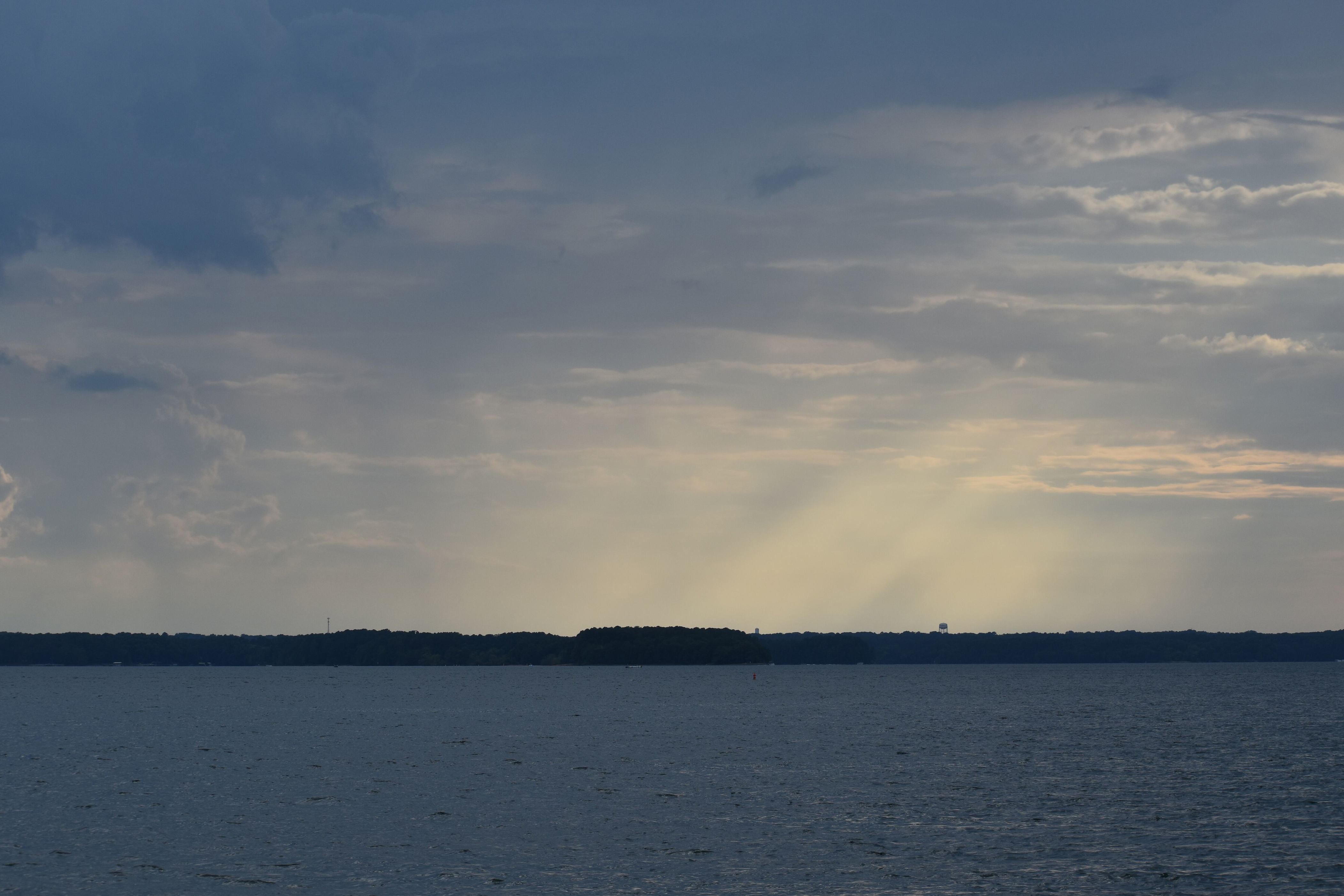Coroner identifies drowning victim who fell off boat into Lake Hartwell