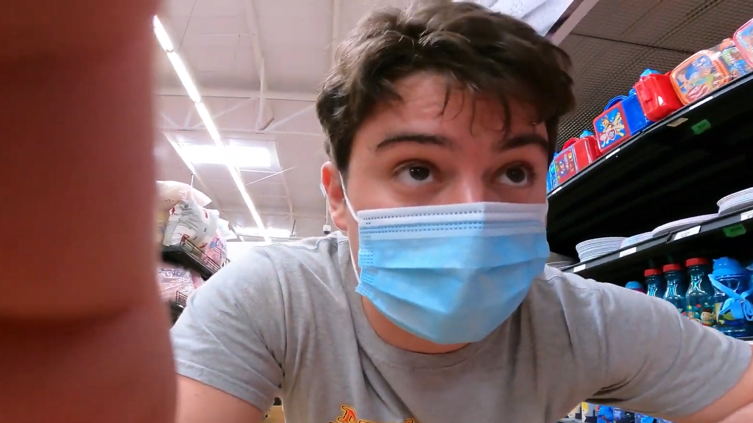An American walks into a Mexican supermarket and notices the difference