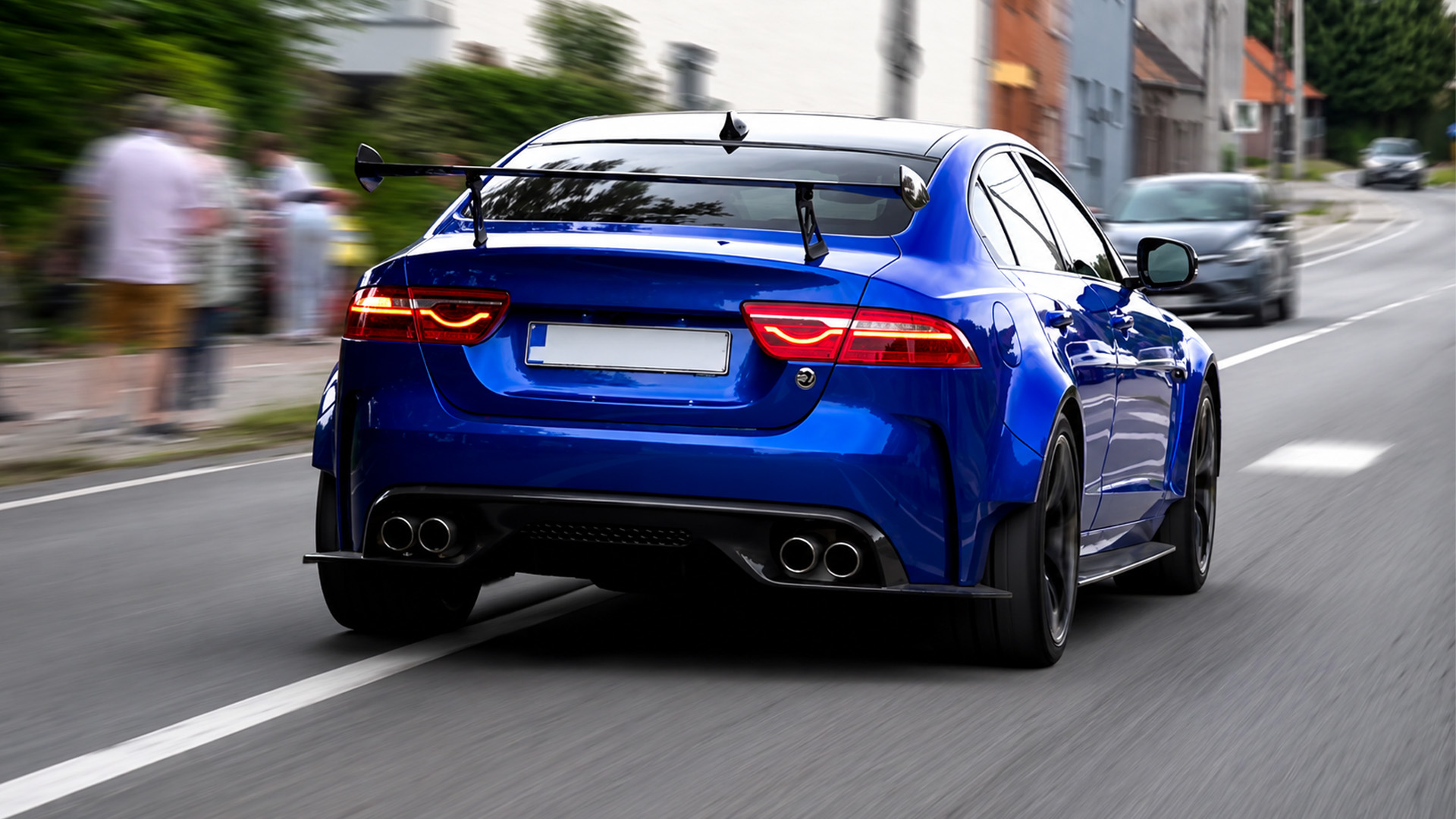 De Jaguar XE SV Project 8 zet 600 pk op de weg