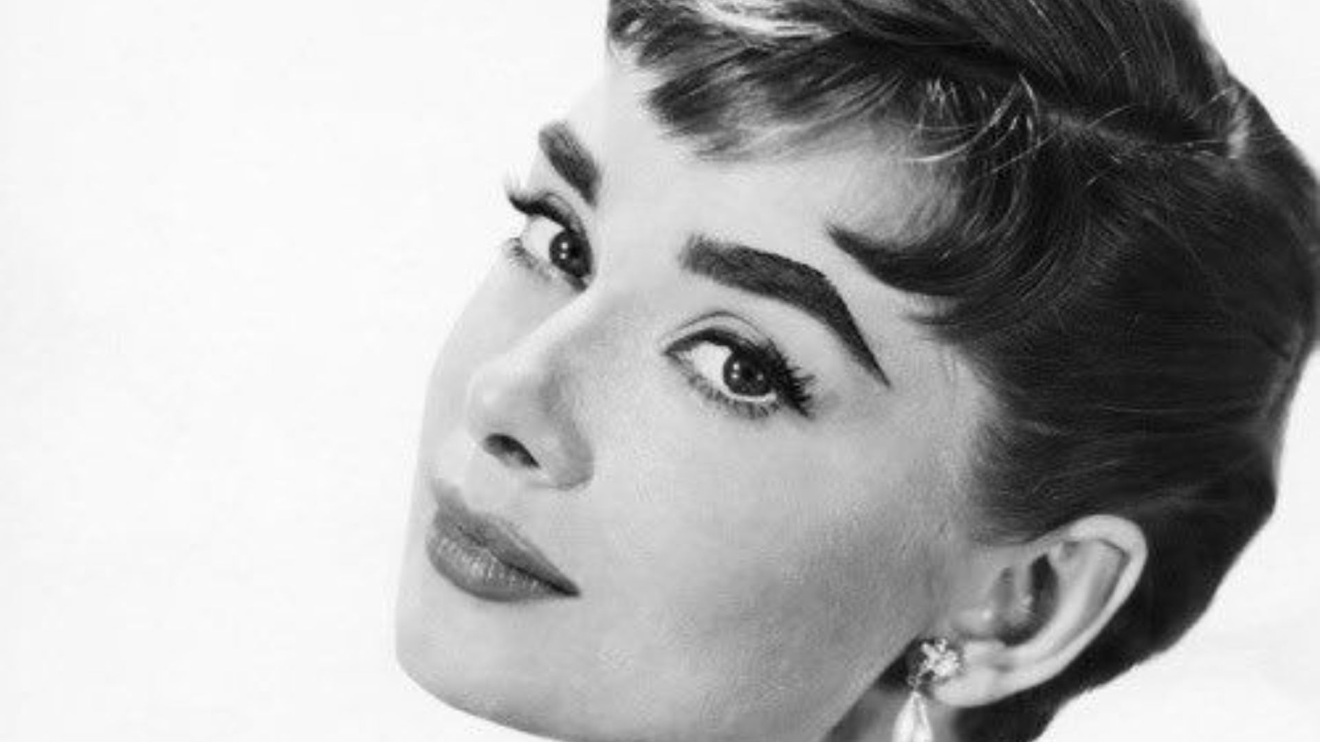20 famous women known for one unforgettable feature
