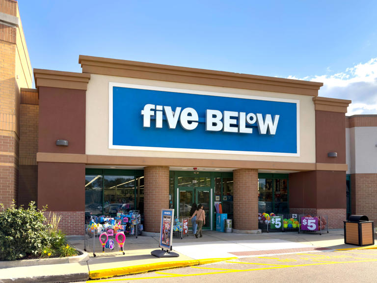 Five Below just stocked a $15 metal balloon arch to make your parties ...