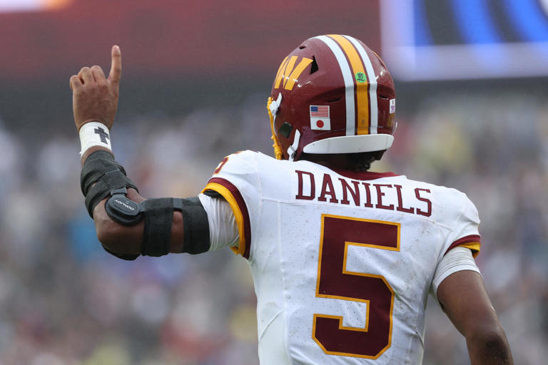 Kyle Shanahan heaps praise on Commanders QB Jayden Daniels