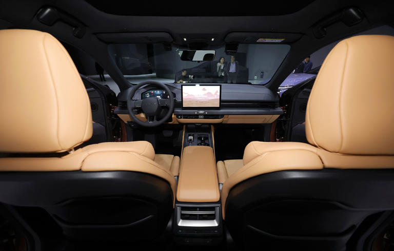 Lexus Korea launches larger, efficient all-new ES
