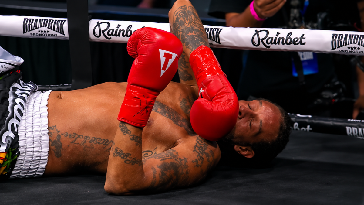 Michael Beasley shocks Delonte West with KO at Brand Risk 16