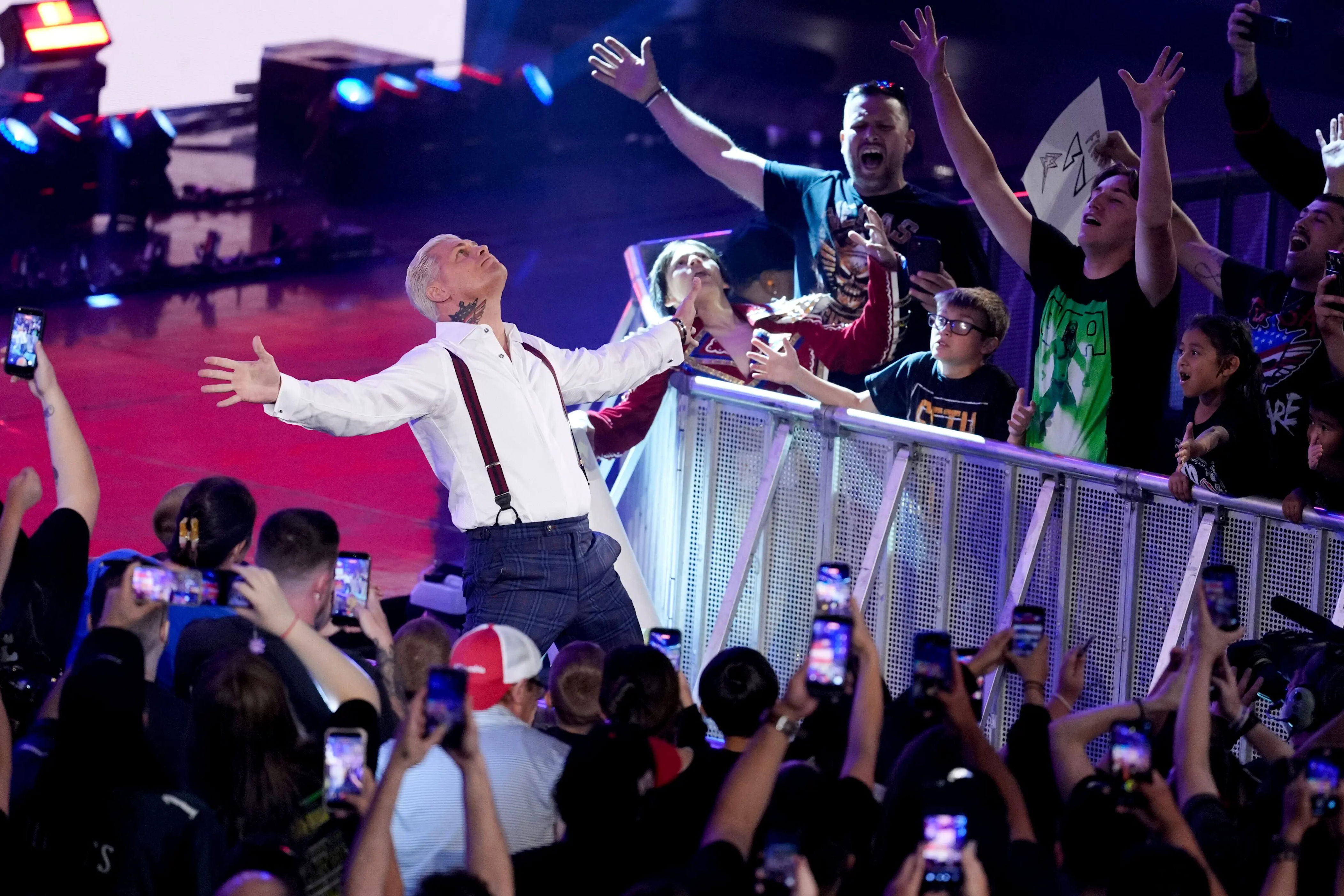 Cody Rhodes hits a punt kick on the 10/16 WWE SmackDown