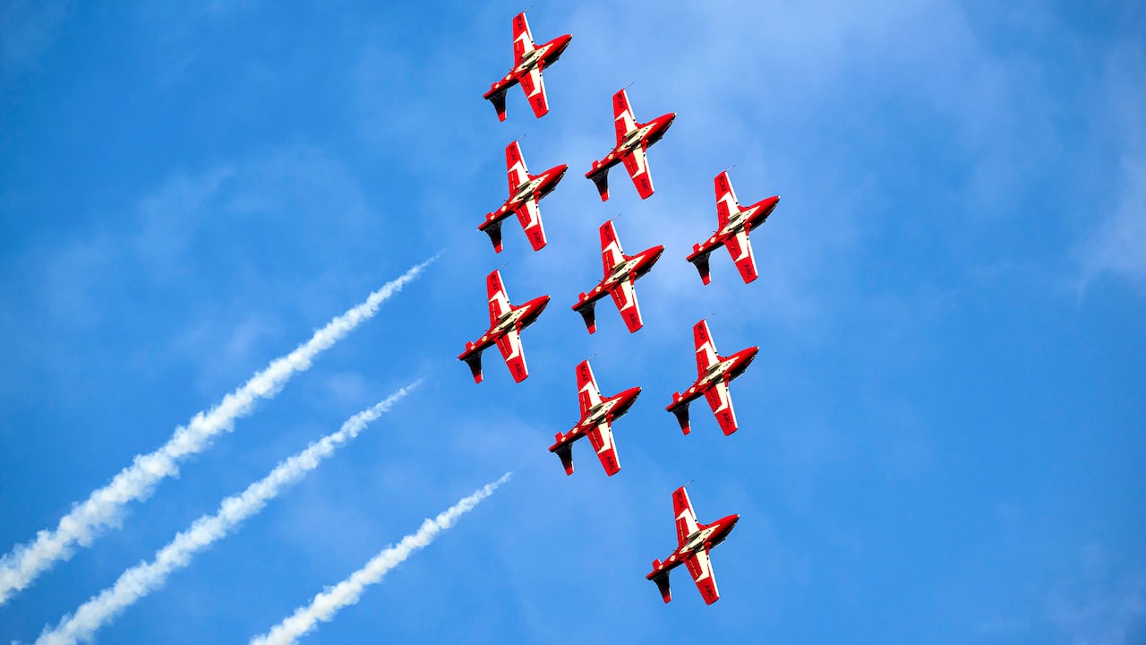 Snowbirds take iconic Tutor jets on one last tour | The Moment