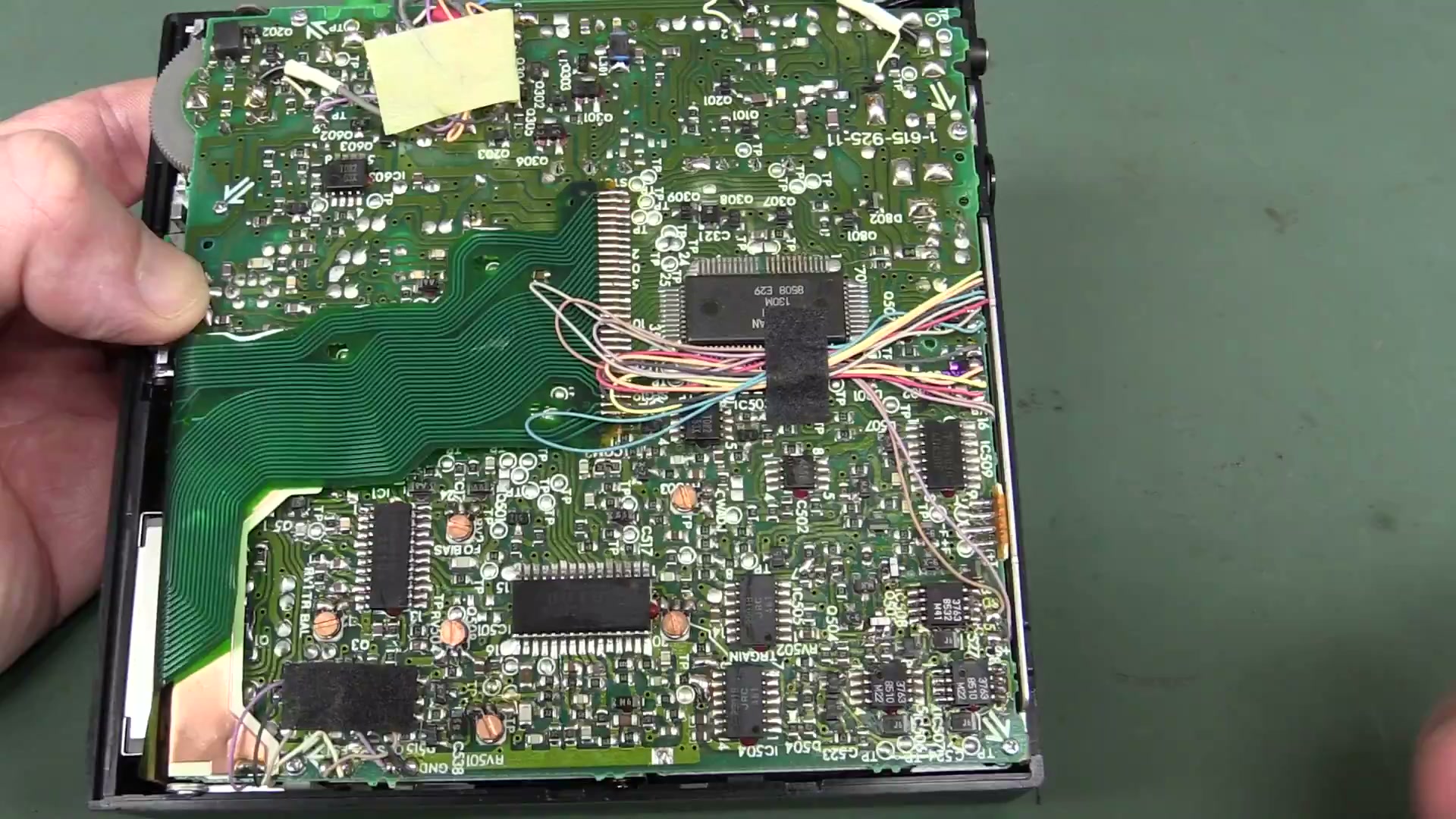 EEVblog #863 - Sony D50 Discman teardown - world's first portable CD player