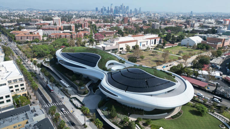 Lucas Museum takes a light saber to pretentious art museums — force ...