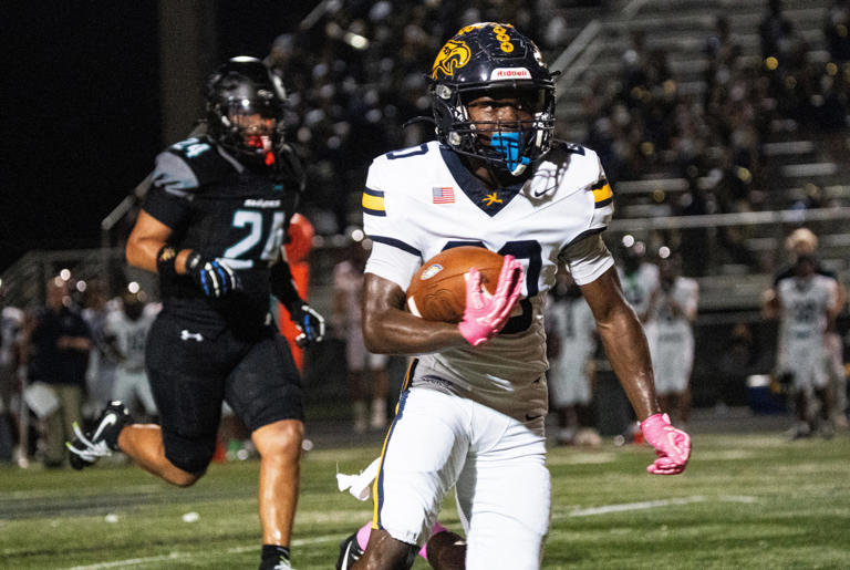Game balls for SW Florida high school football top Week 9 performers
