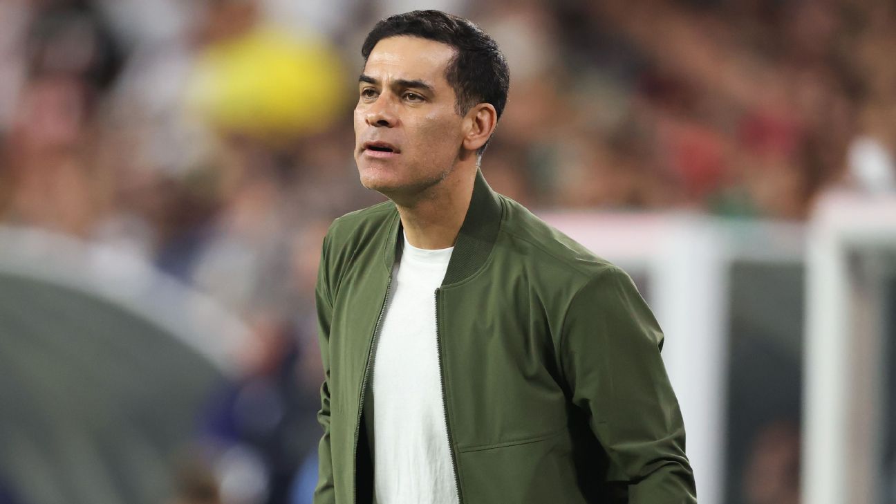 Mexico boss Rafa Márquez calls for cultural shift to unlock El Tri potential
