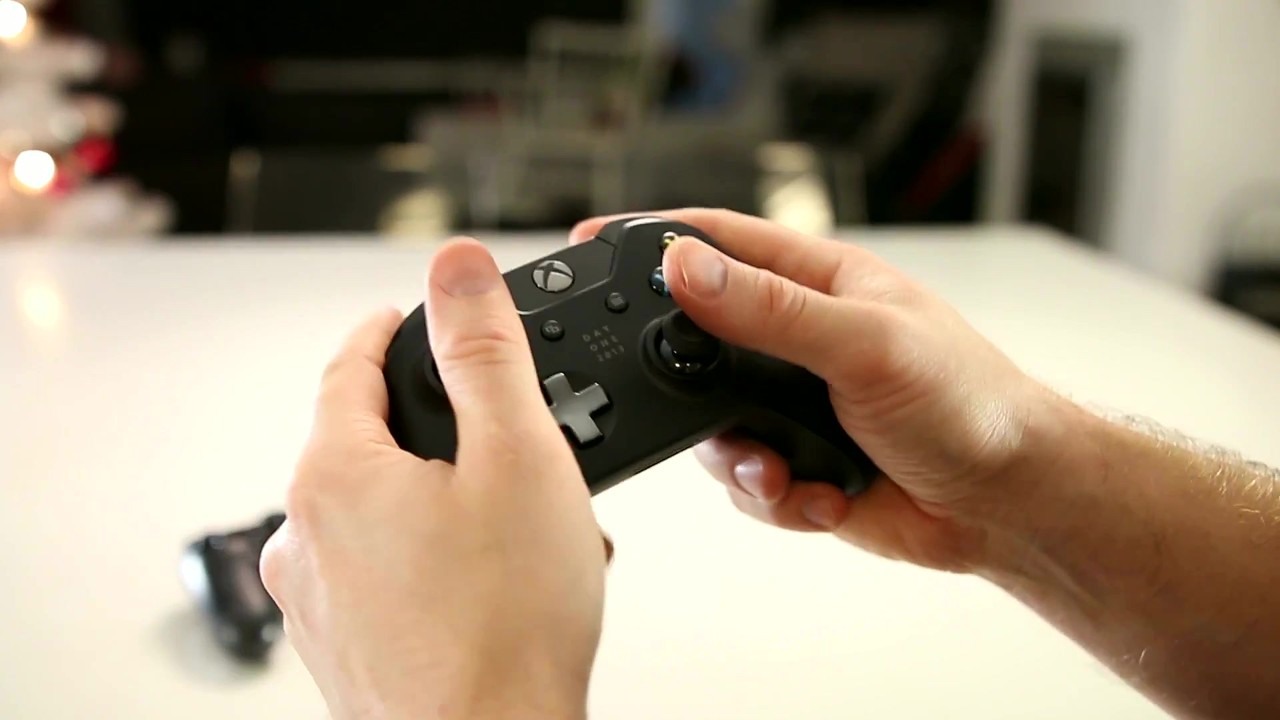 When Xbox One and PlayStation 4 faced off over their controllers