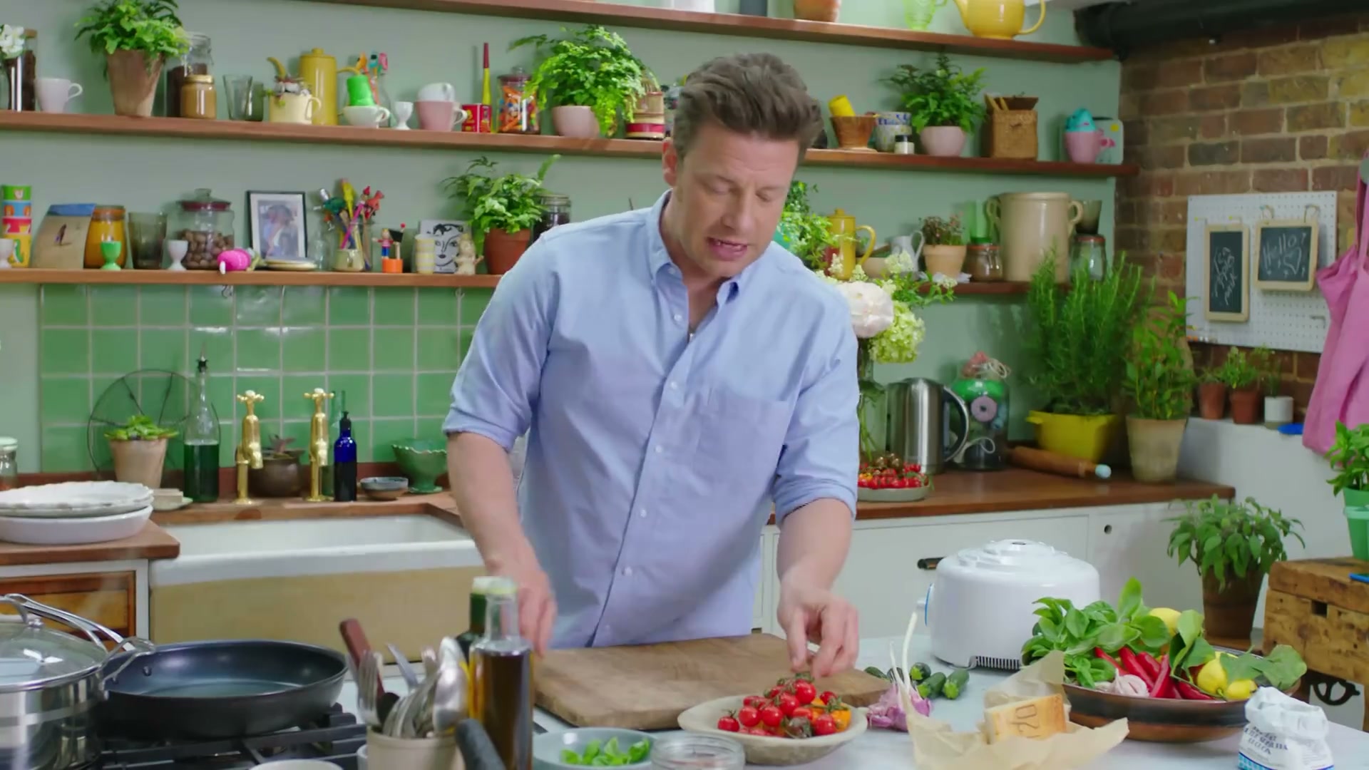 A healthy pasta recipe | Jamie's super food family classics