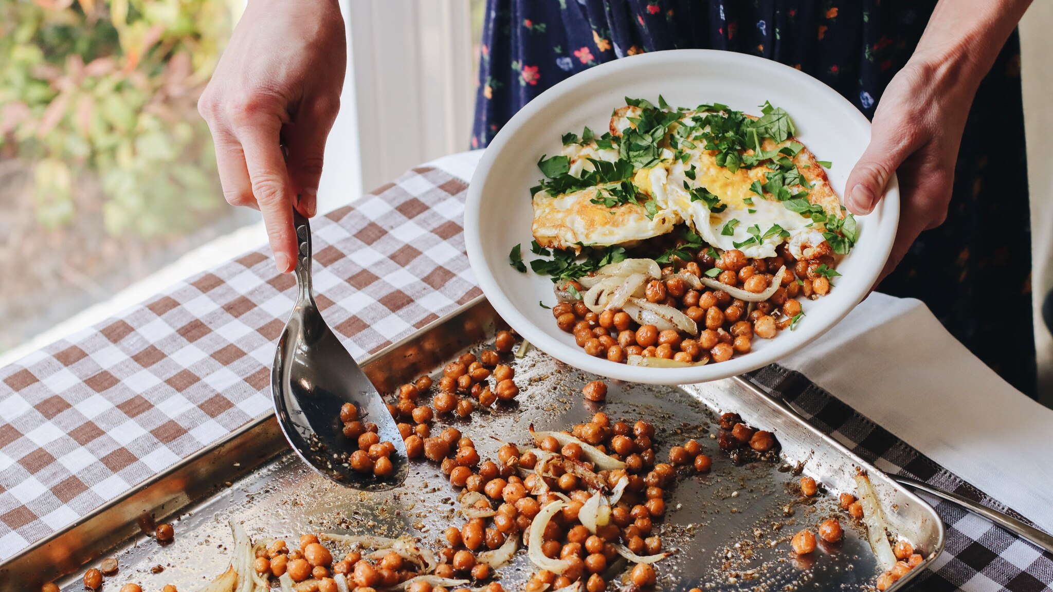 Chickpea prices hit $1,000 per tonne as importers rush to lock in supply