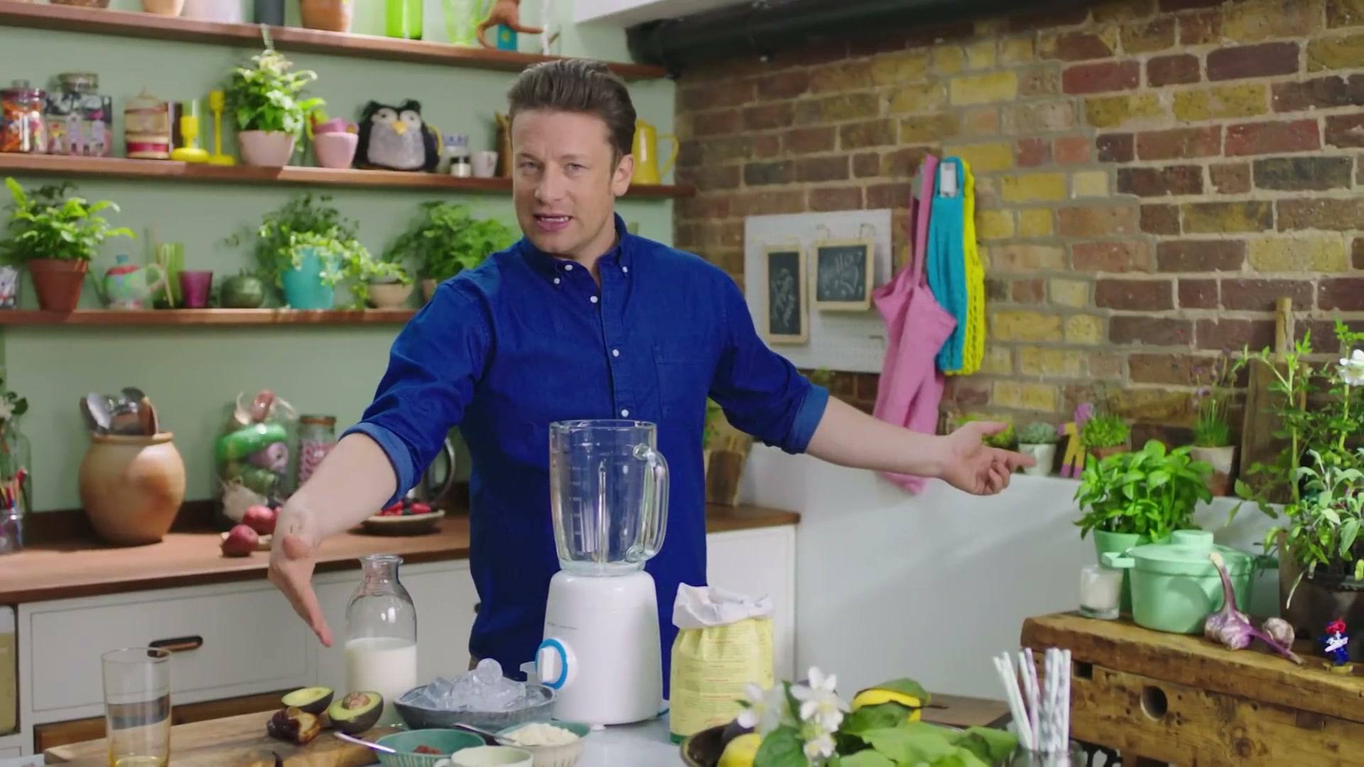 Healthy chocolate smoothie | Jamie's super food family classics