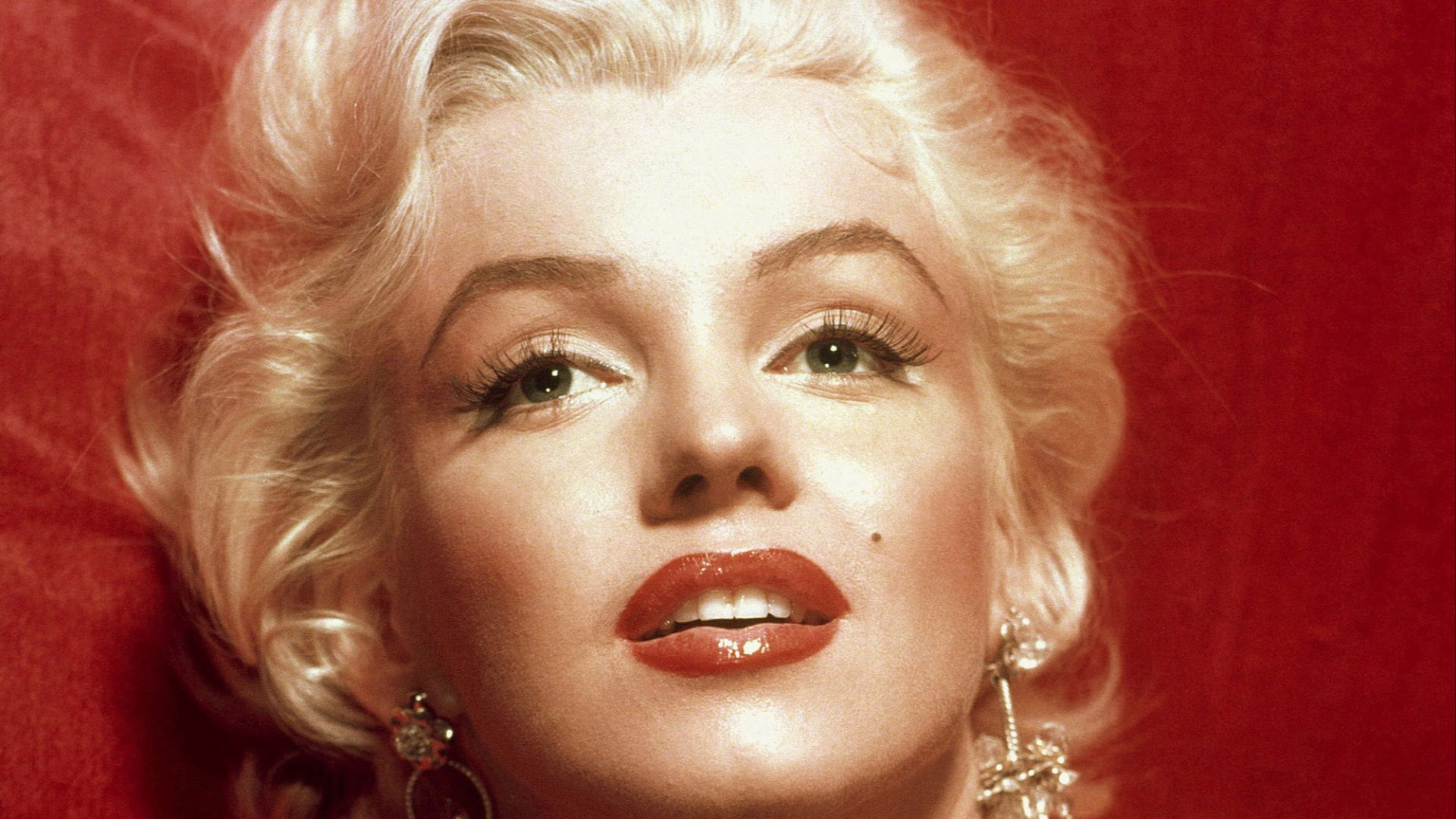 20 famous women known for one unforgettable feature