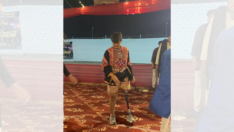 Who is Neha Bhatt? Woman's garba dance with prosthetic leg goes viral ...