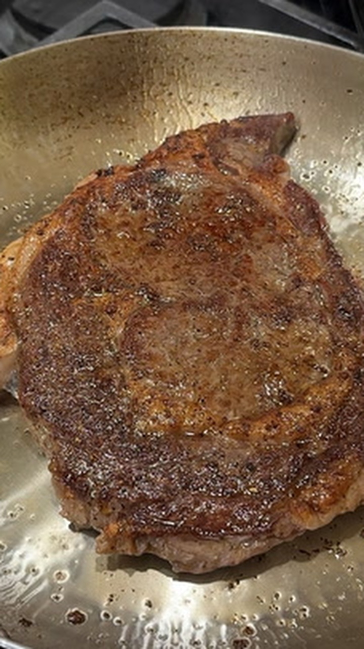 Stainless steel vs. nonstick pans: Which is best for your cooking?