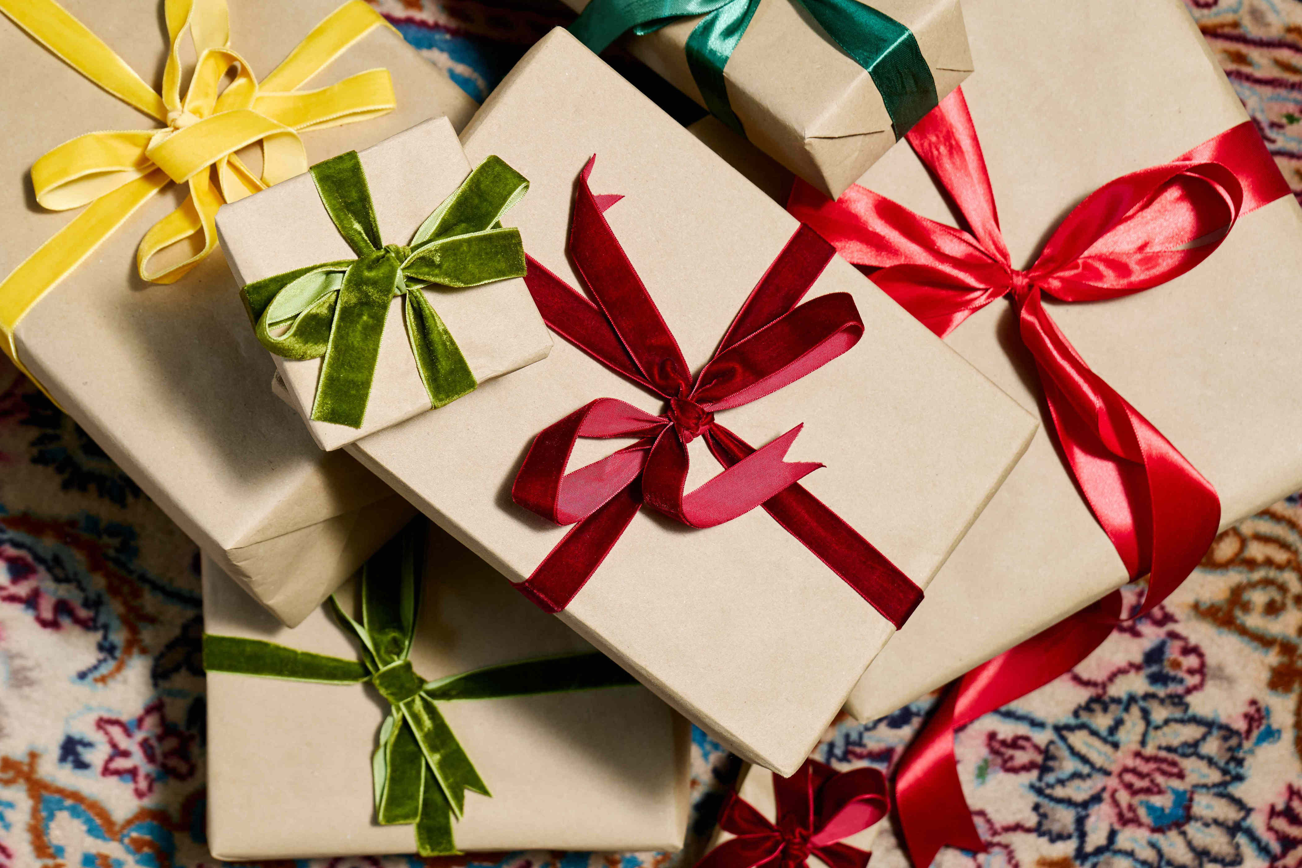 What professional gift-givers do when they need a thoughtful present at ...