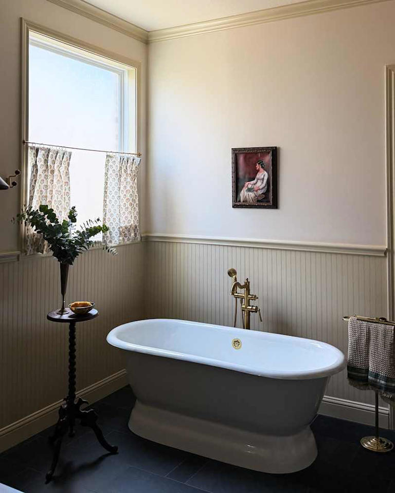 This bathroom makeover proves you can transform a space without moving ...