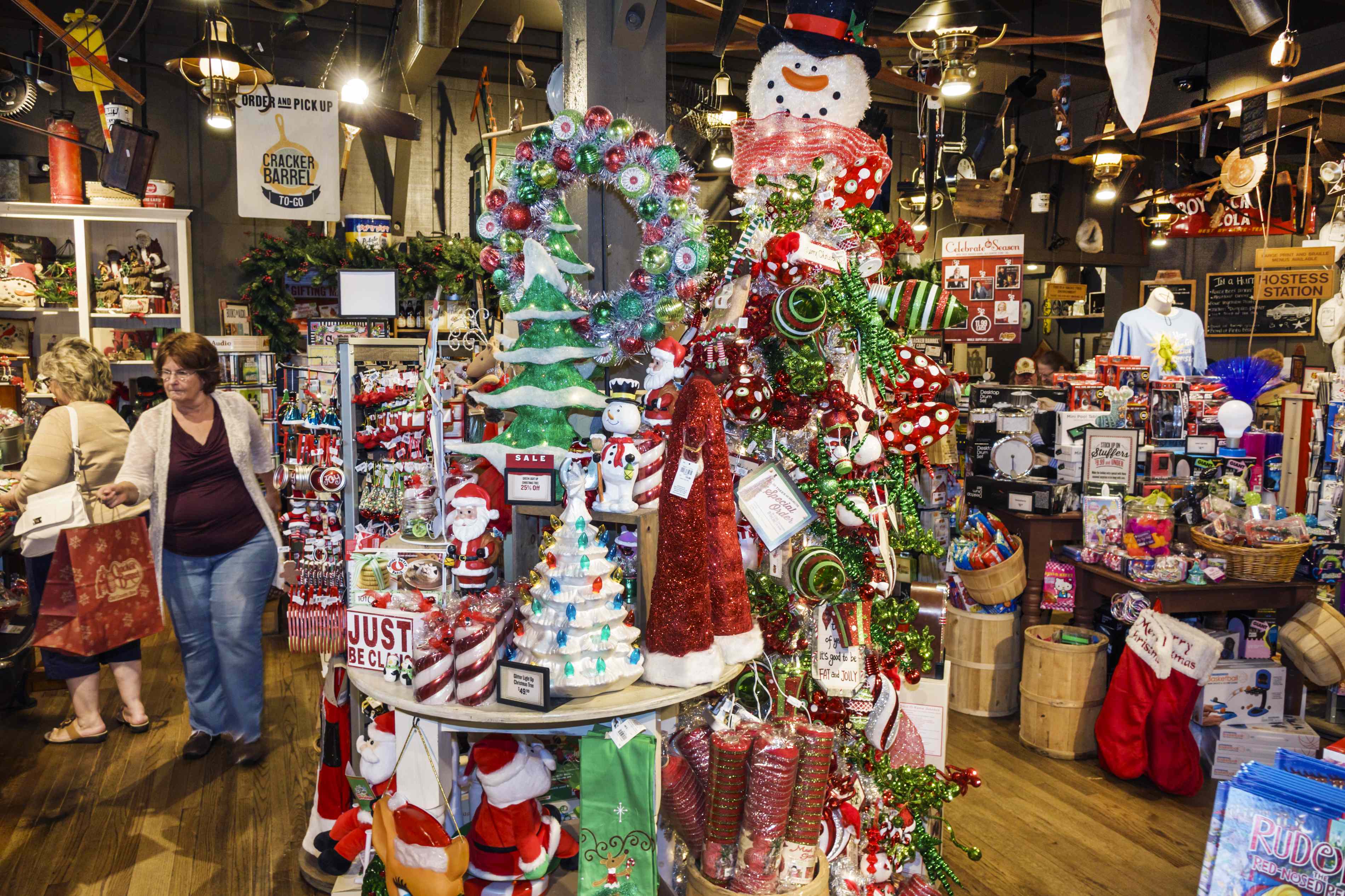 11 Cracker Barrel Christmas finds you won’t want to miss this month