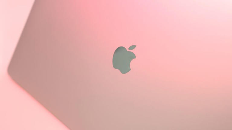 Apple Music prueba un icono blanco y negro en iOS 27.2