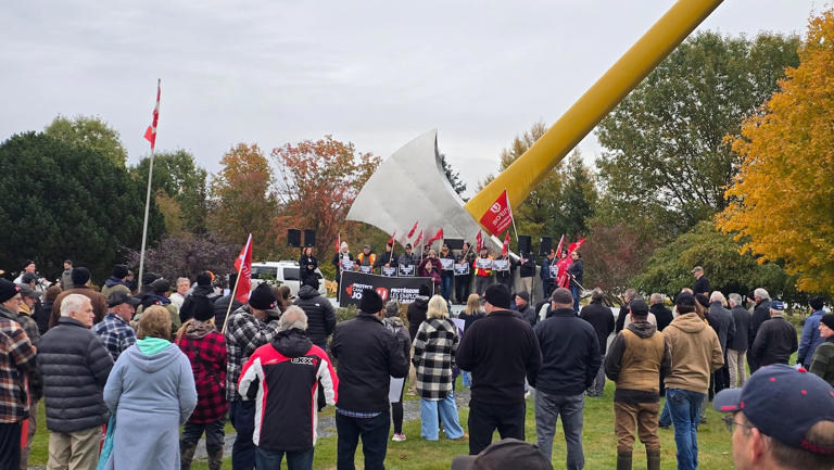 Nackawic mill workers rally in face of impending layoffs