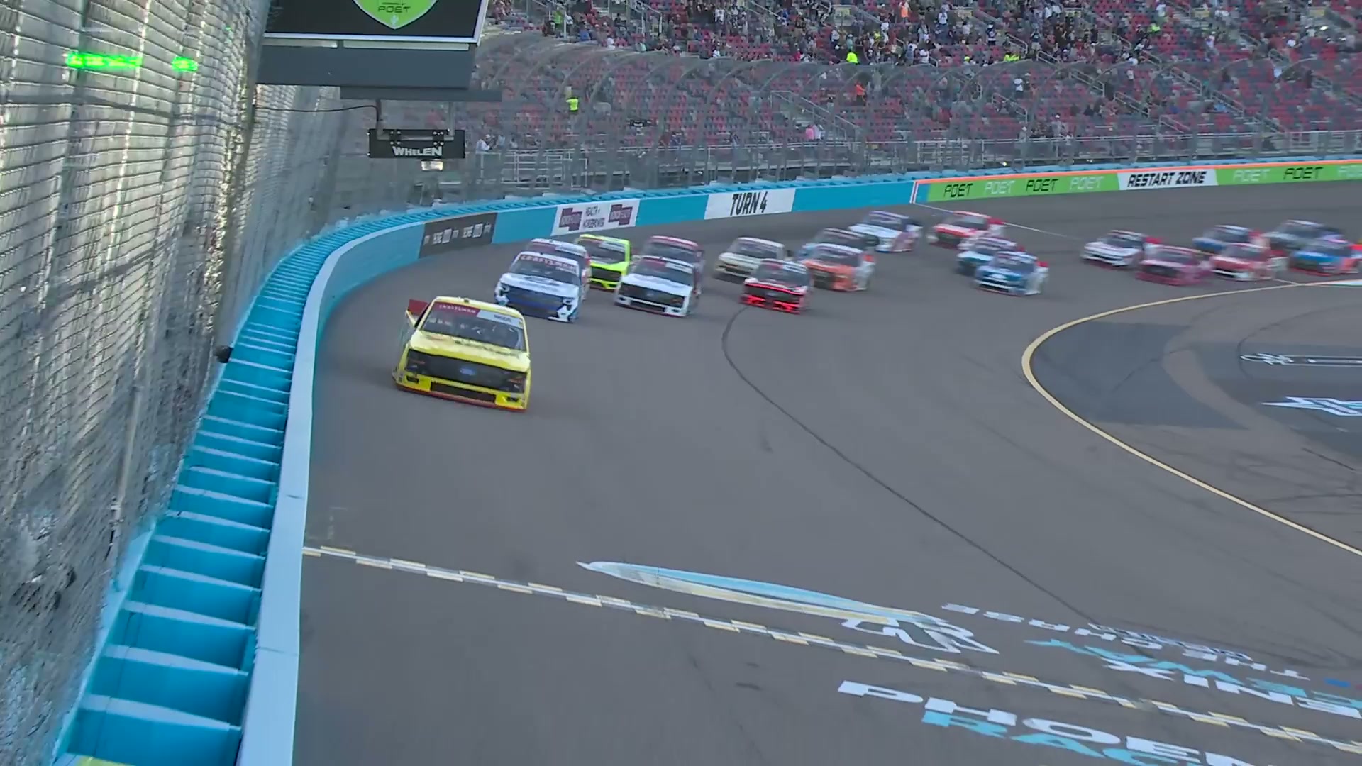 Layne Riggs jumps out front to start Phoenix Chase race