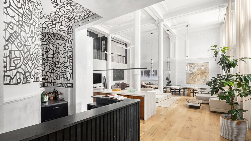 260 West Broadway loft in photos