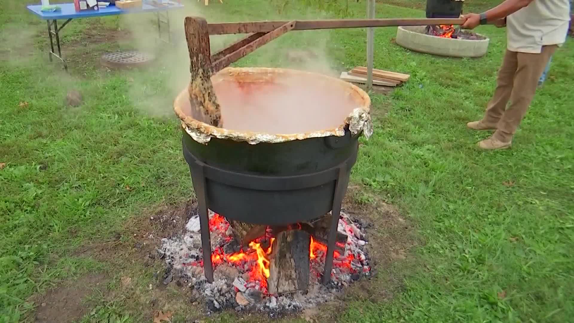 Burlington Elementary students, staff enjoy apple butter tradition