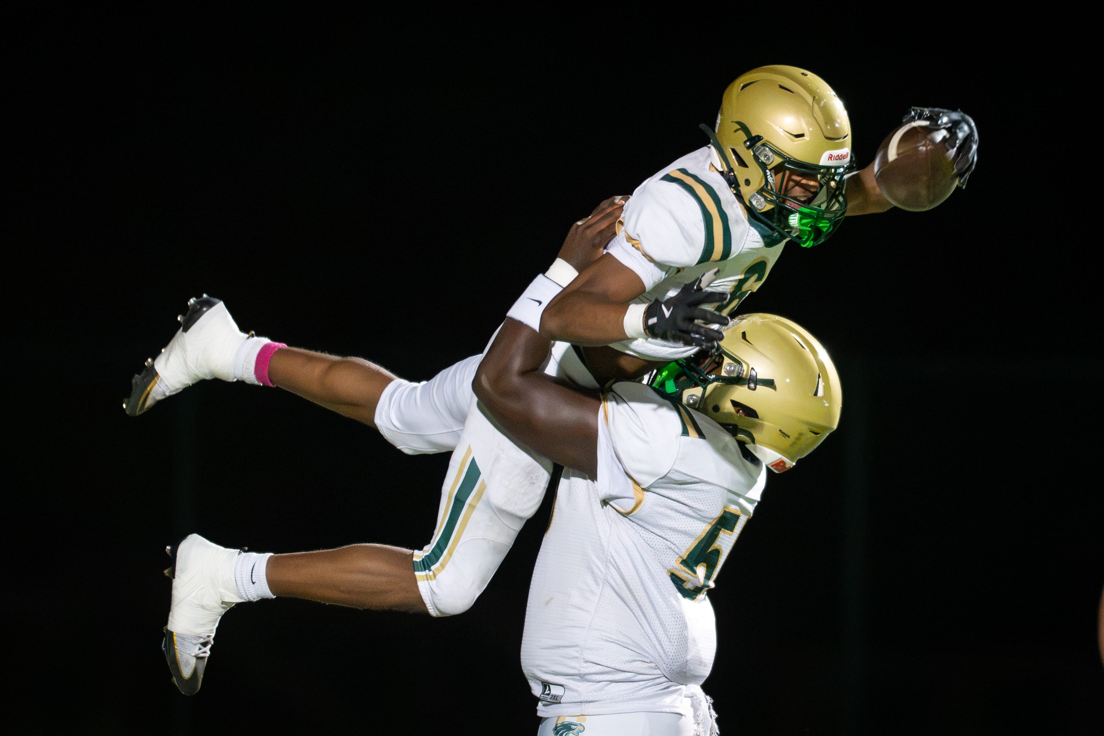 Replay: Wisconsin high school football updates, scores for Week 9 games