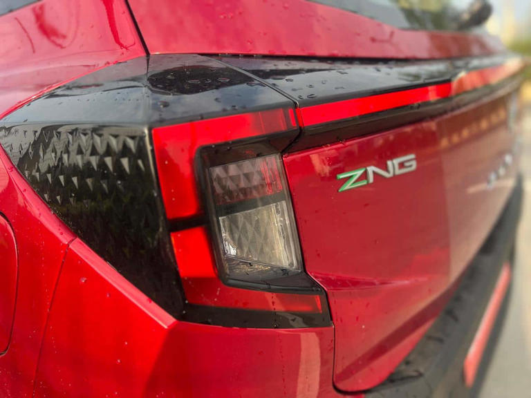 Mahindra XUV 3XO ZNG review: Fastest CNG SUV?