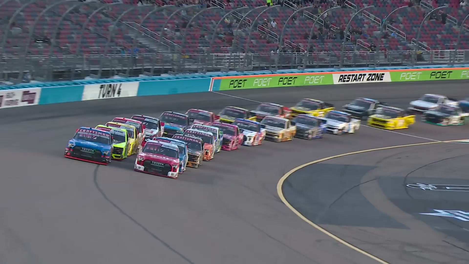 Honeycutt takes lead on Phoenix restart