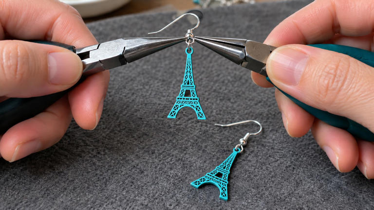 How to make colorful Eiffel Tower earrings at home
