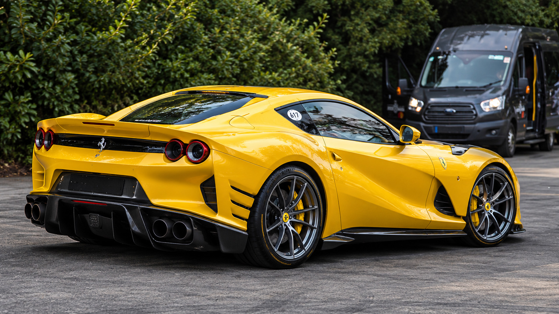Ferrari 812 Competizione accelereert met 830 pk V12-kracht