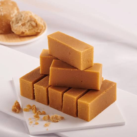 Despite being made with relatively simple ingredients, preparing authentic Mysore Pak requires considerable skill and attention to detail. Getting the proportions right and cooking the mixture to the correct consistency are essential to achieving its signature texture and flavour. The use of ghee gives the sweet its rich taste, while the preparation technique determines whether the final product is firm and slightly porous or soft enough to melt in the mouth. Different sweet makers have developed their own variations, offering customers a choice between traditional, slightly crumbly versions and softer varieties.